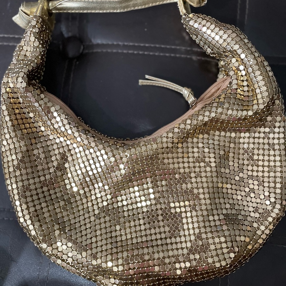 Goldtone Dressy Evening Handbag, Spacious interior, short handle